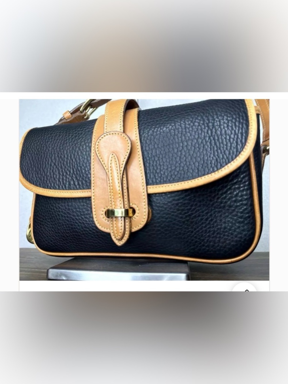 Dooney and Bourke Genuine
Leather Shoulder Bag Black USA